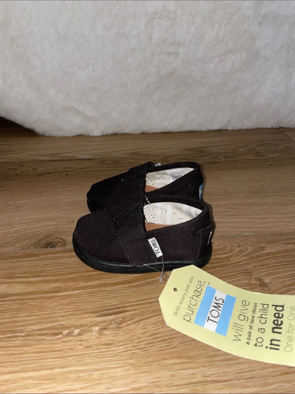 TOMS Tiny Classic Black Canvas T4